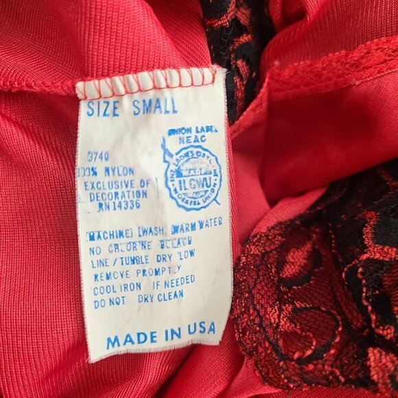 Vintage 1960 BOLD Red & Black Lace Floral Liquid Satin Nylon Maxi long Lingerie - Picture 10 of 10